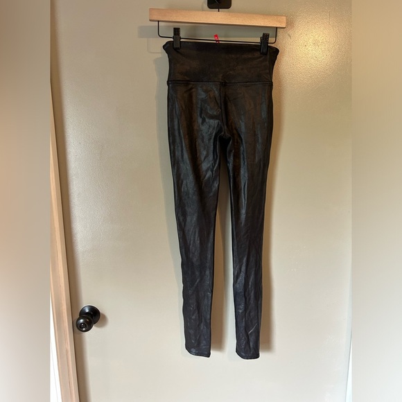 Spanx faux leather leggings size small - Picture 3 of 4